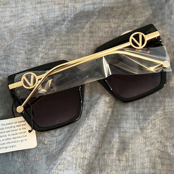 NWT Luxe : Sunglasses - Picture 4 of 5